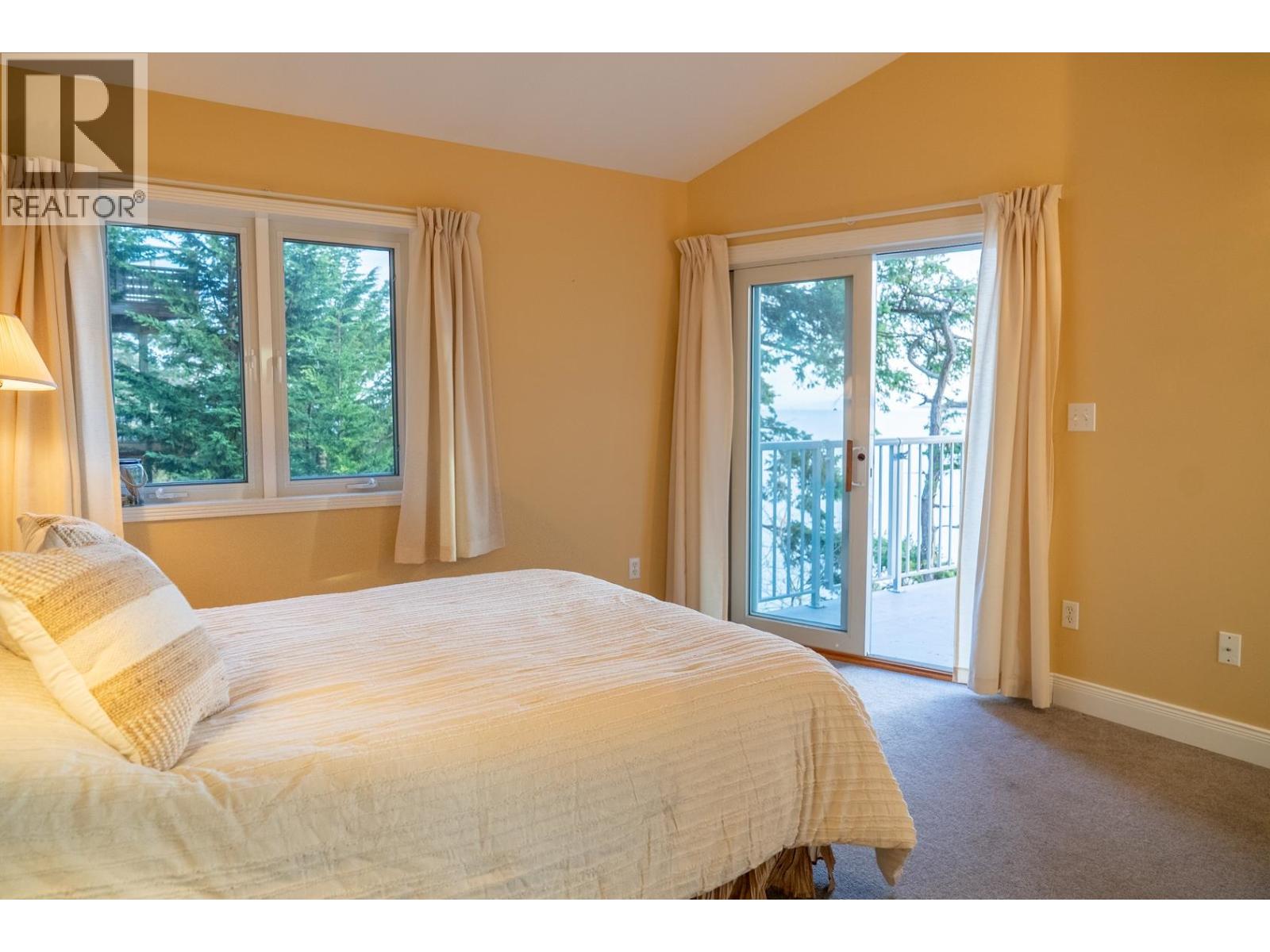 37189 SCHOONER WAY, Pender Island