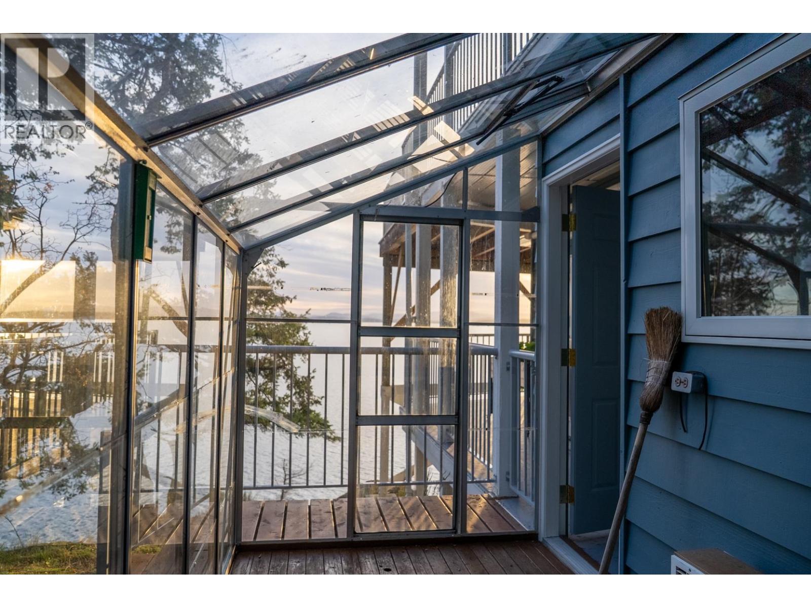 37189 SCHOONER WAY, Pender Island