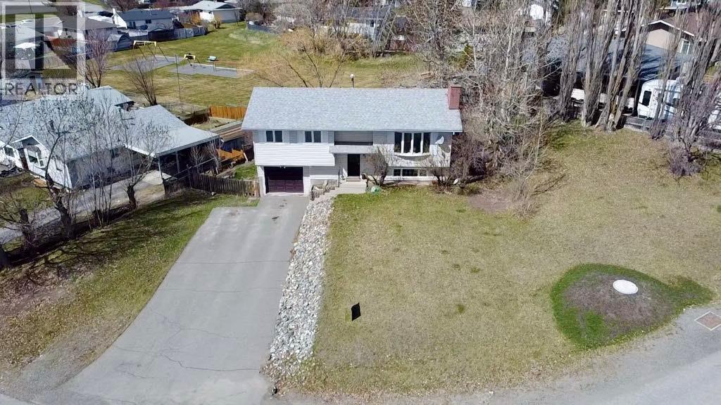 10 Beryl Drive, Logan Lake