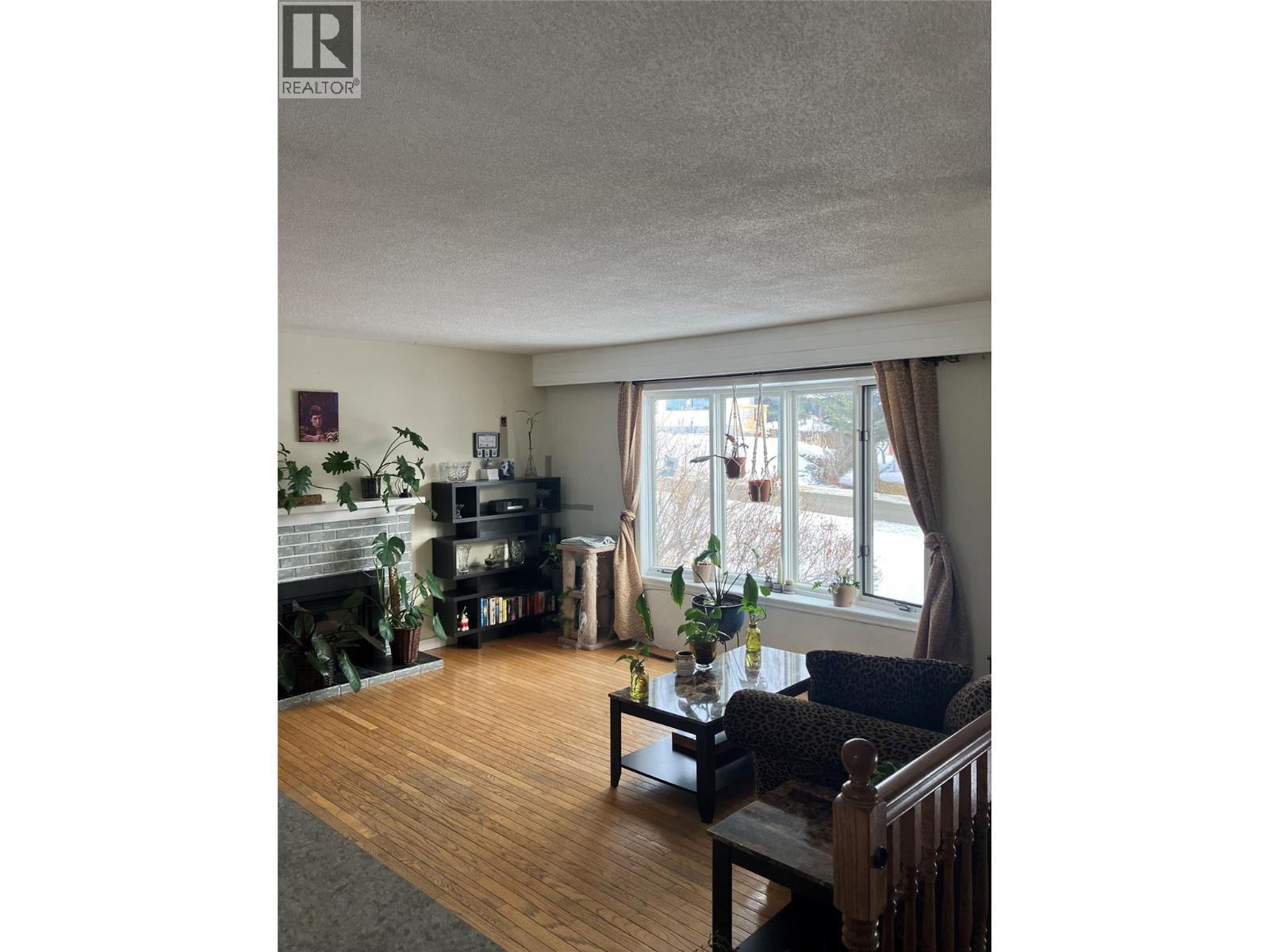 10 Beryl Drive, Logan Lake