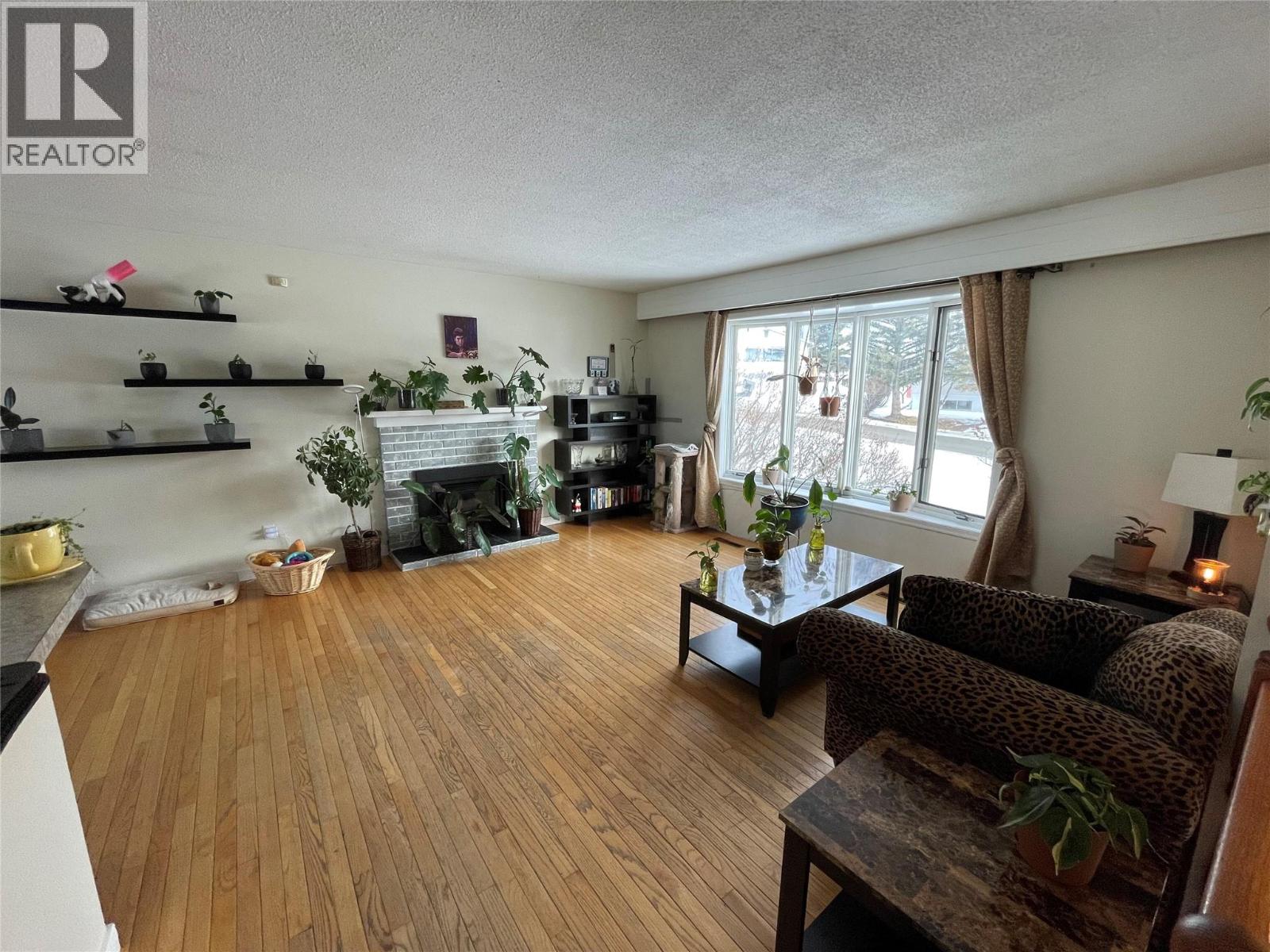 10 Beryl Drive, Logan Lake