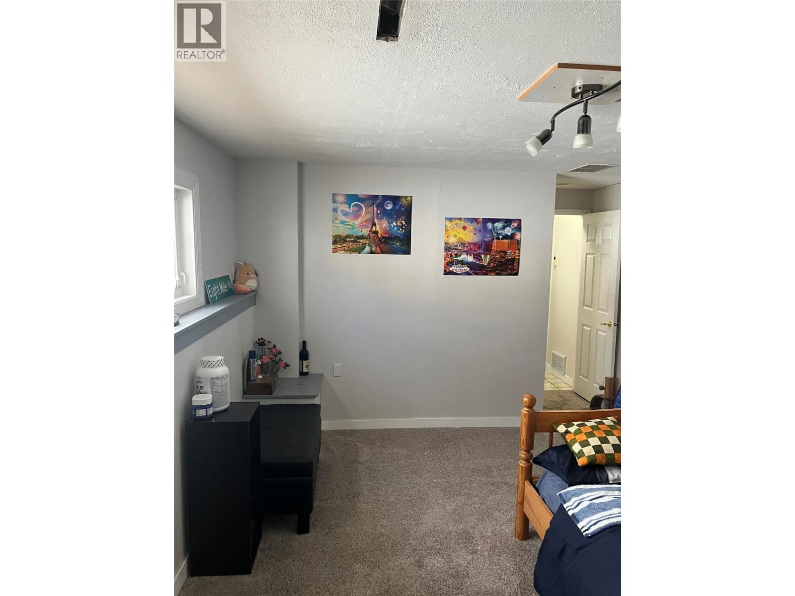 10 Beryl Drive, Logan Lake