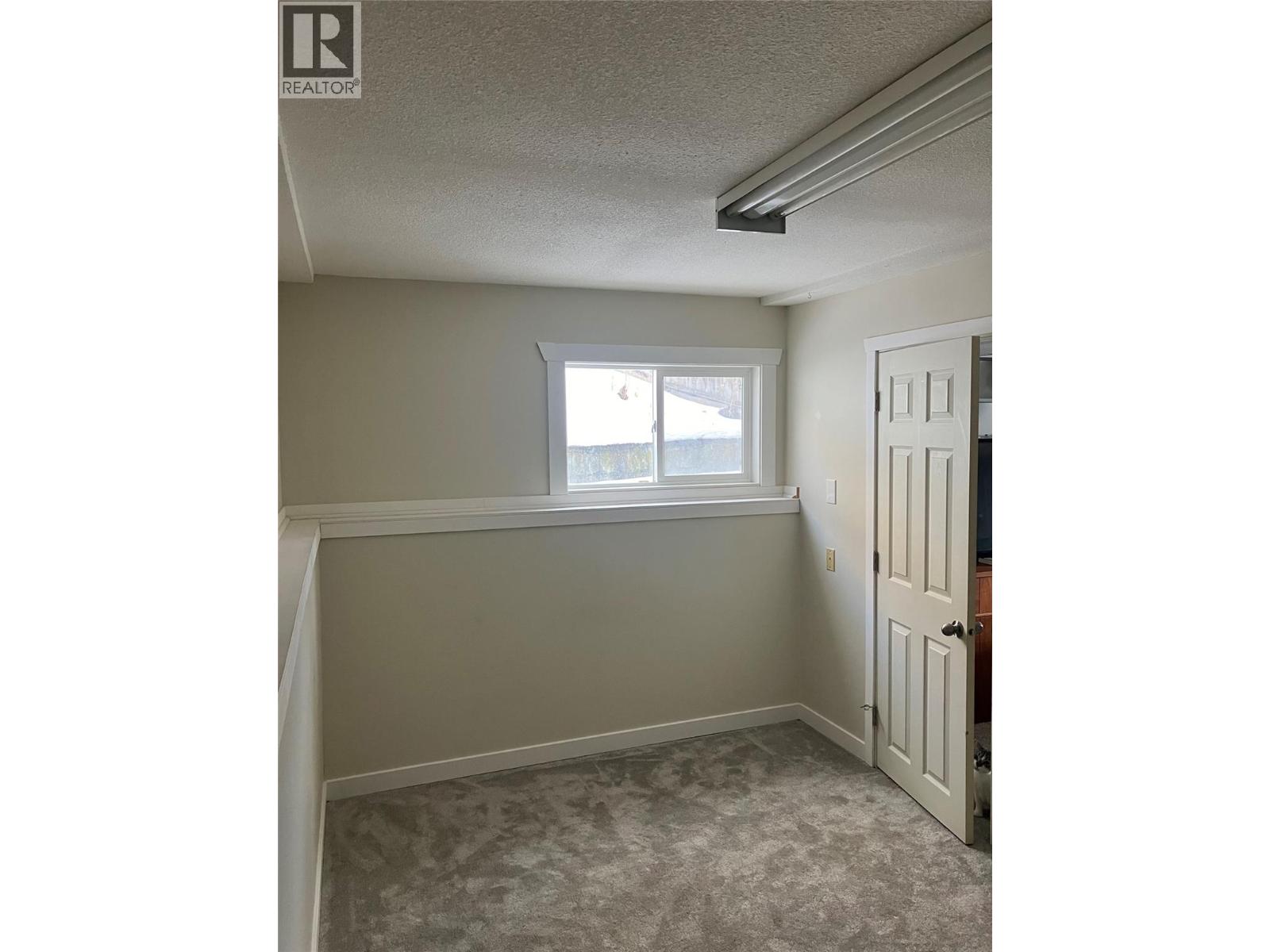 10 Beryl Drive, Logan Lake