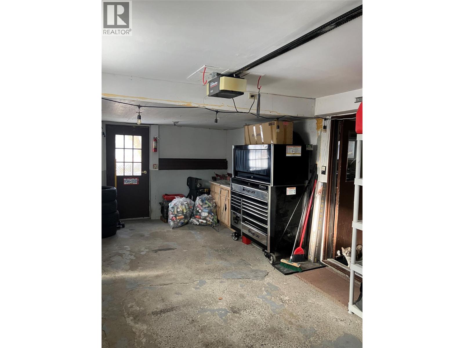 10 Beryl Drive, Logan Lake