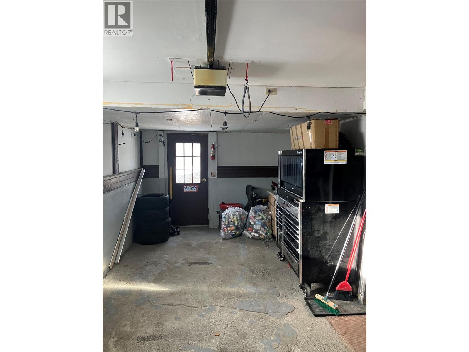 10 Beryl Drive, Logan Lake