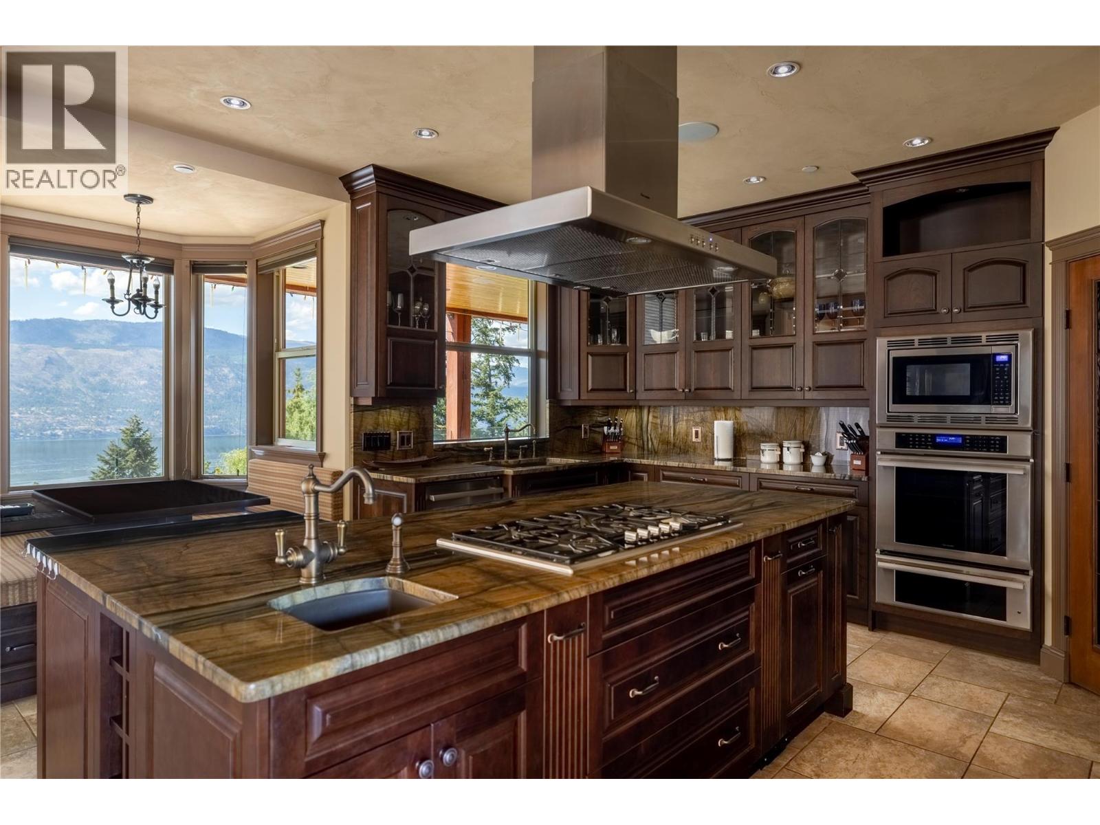  1727 Davidson Road, Lake Country