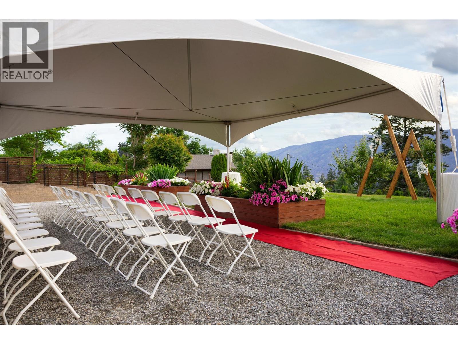  1727 Davidson Road, Lake Country