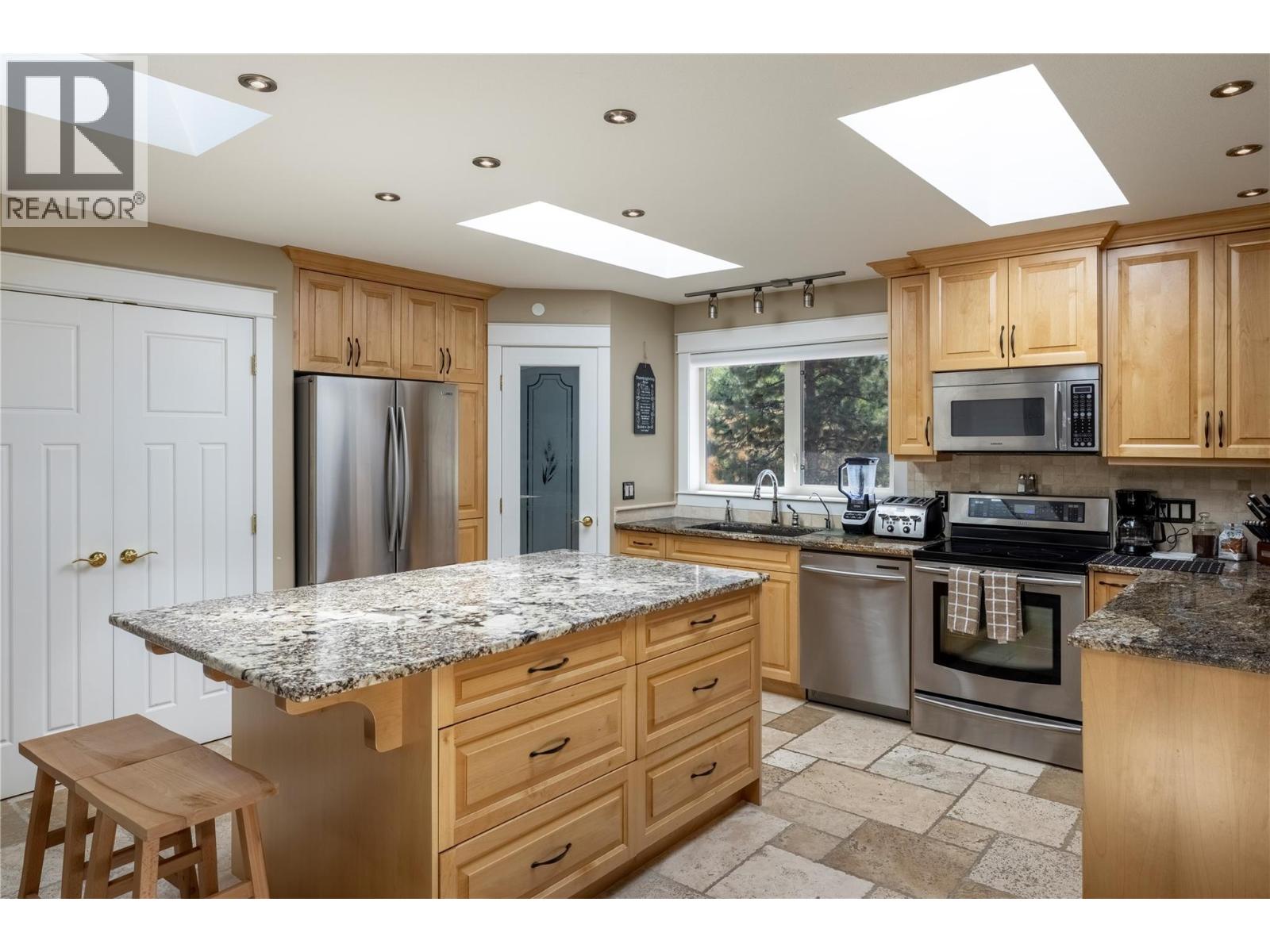  1727 Davidson Road, Lake Country