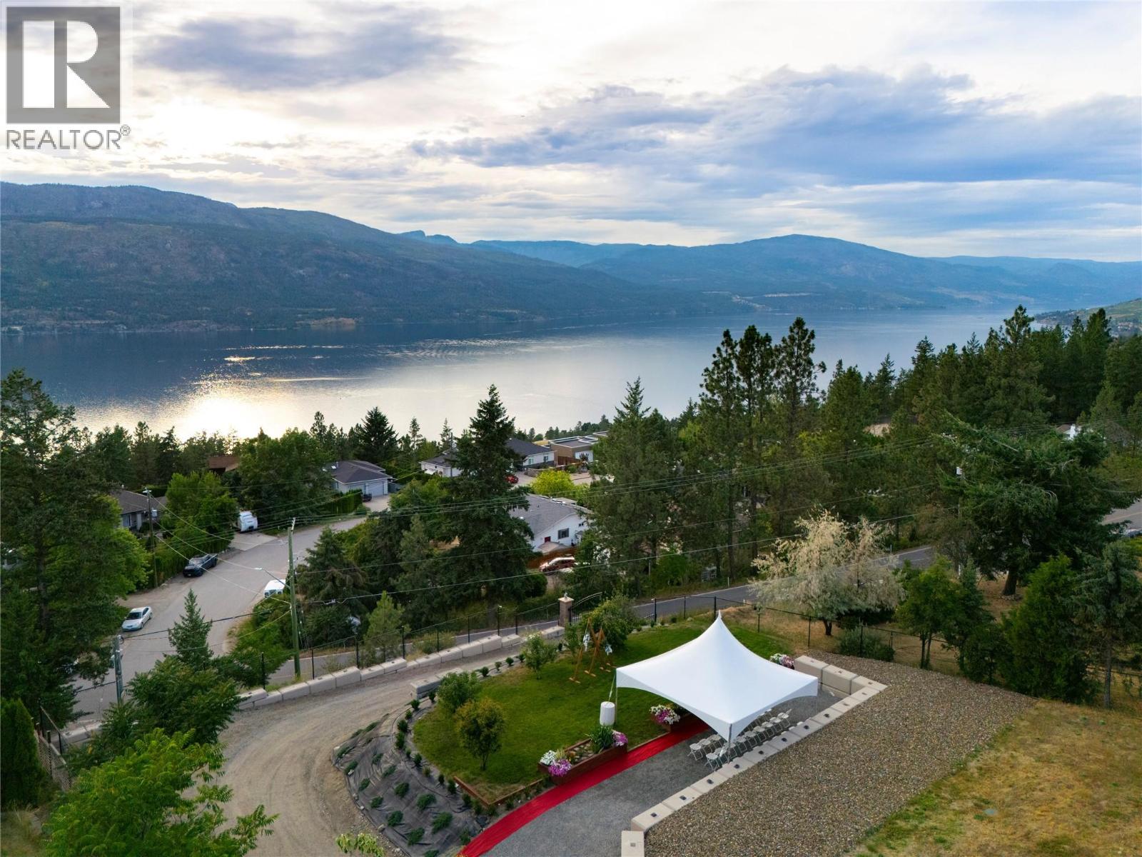  1727 Davidson Road, Lake Country