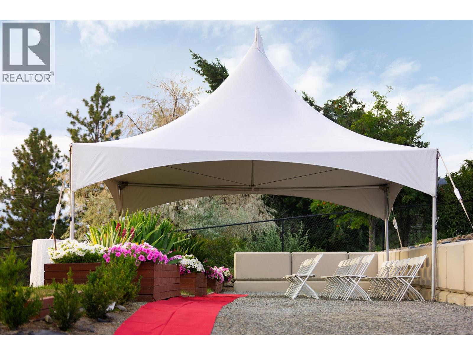  1727 Davidson Road, Lake Country