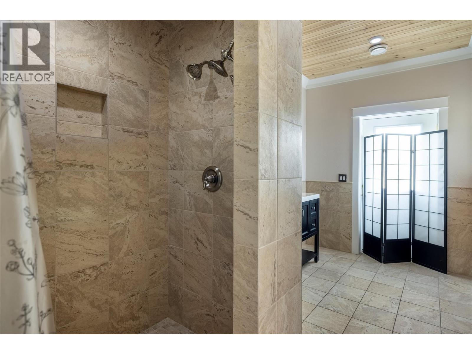  1727 Davidson Road, Lake Country