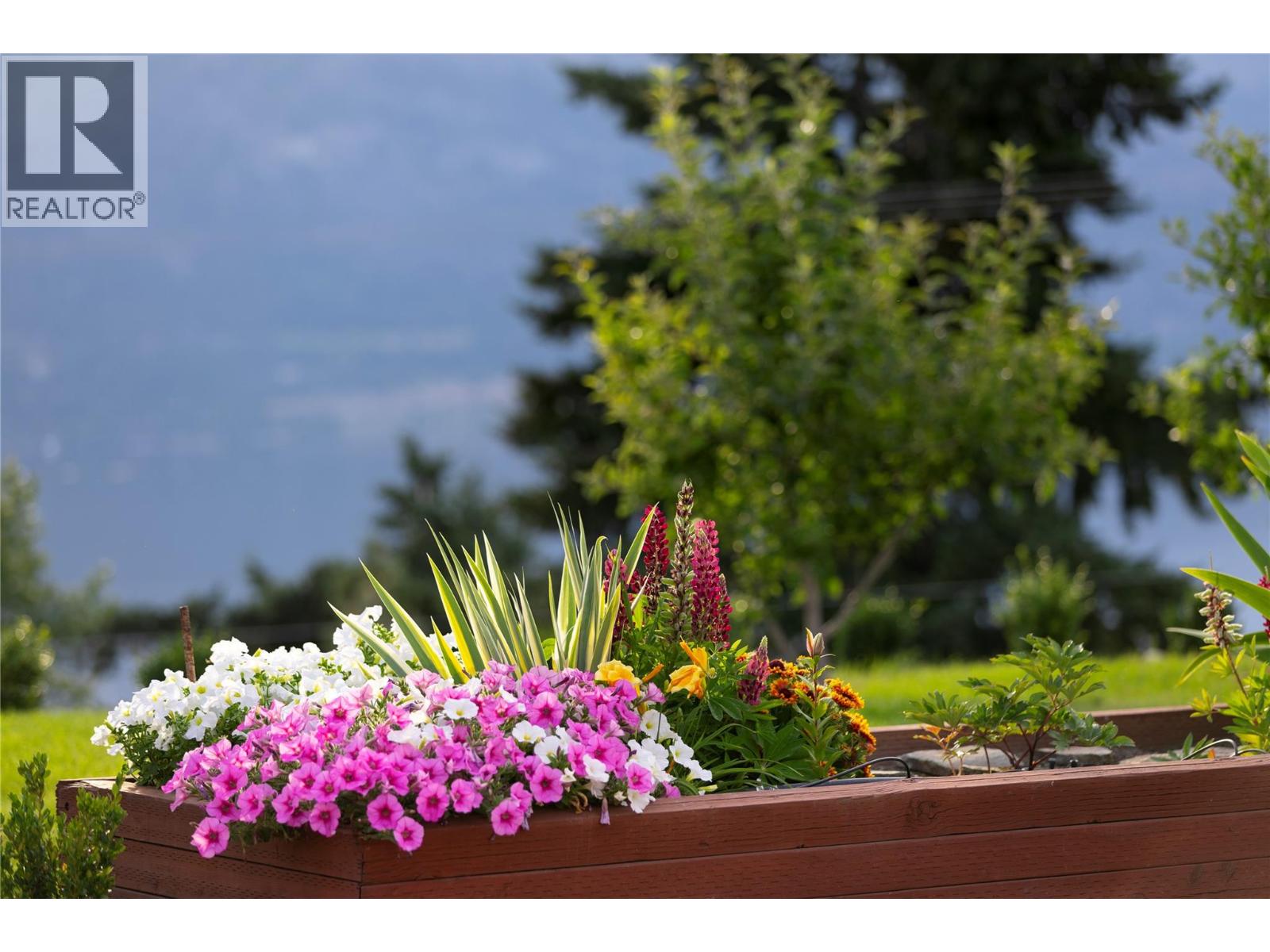  1727 Davidson Road, Lake Country