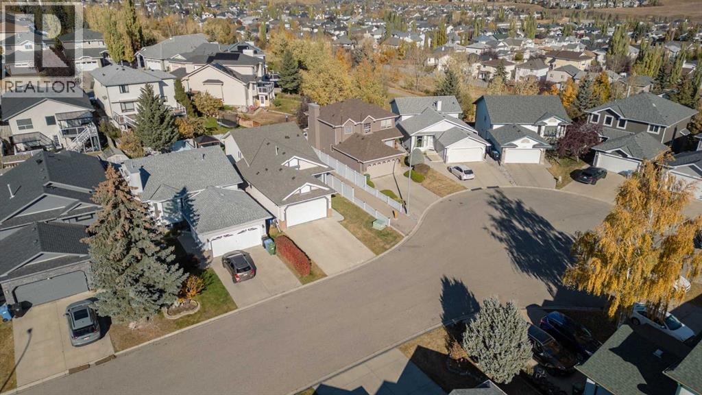 Single Family House 4 Level for Sale in  Hidden Vale Place NW Hidden Valley Calgary 