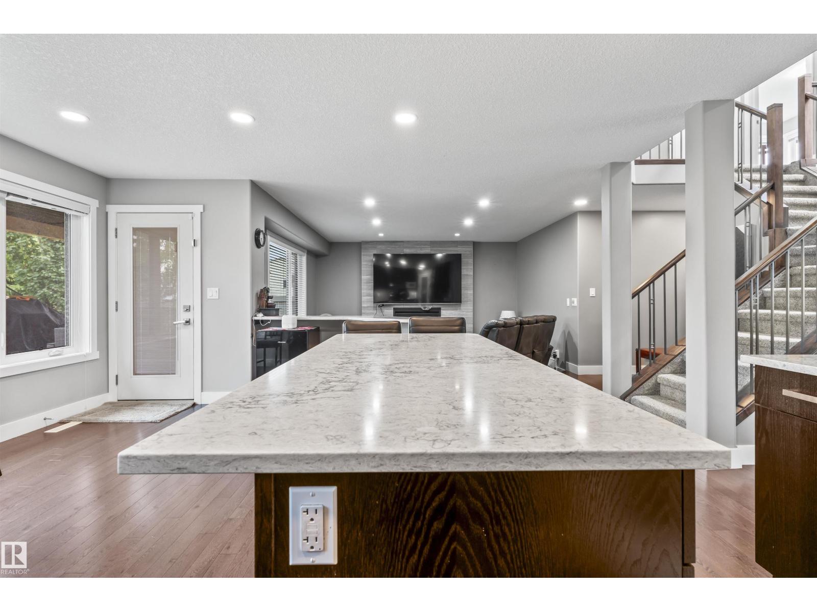 3747 30 ST NW, Edmonton