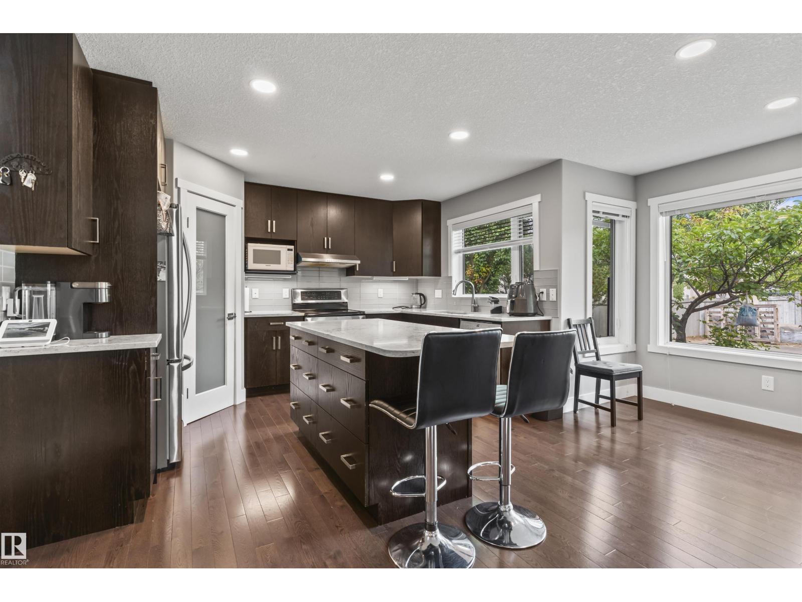 3747 30 ST NW, Edmonton