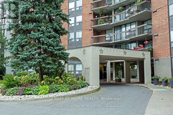 50 Mississauga Valley Boulevard 114