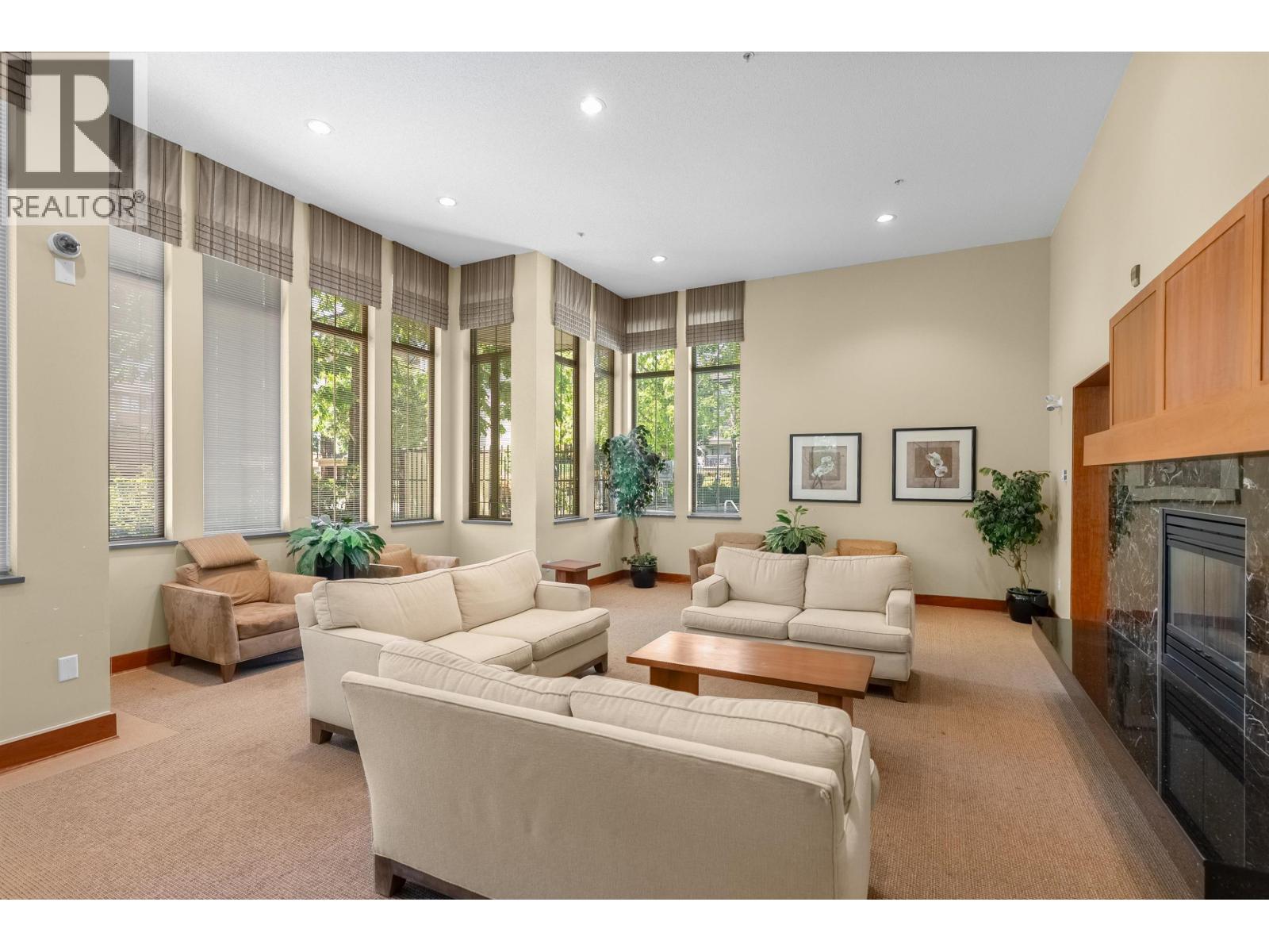 5102 5111 GARDEN CITY ROAD, Richmond