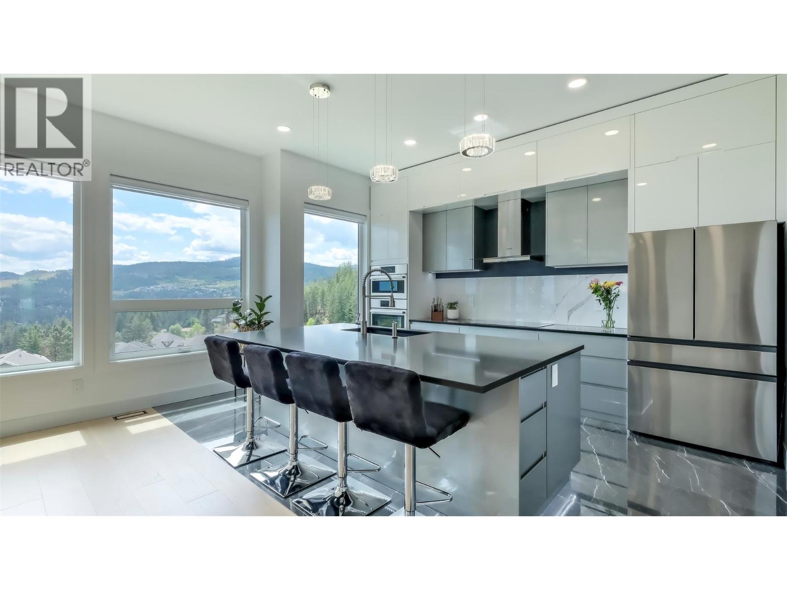  2863 Copper Ridge Drive, West Kelowna