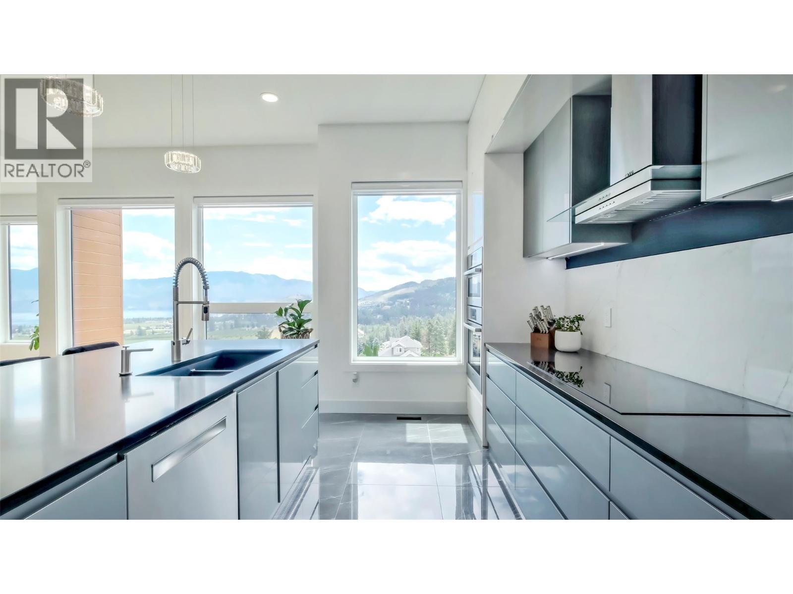  2863 Copper Ridge Drive, West Kelowna