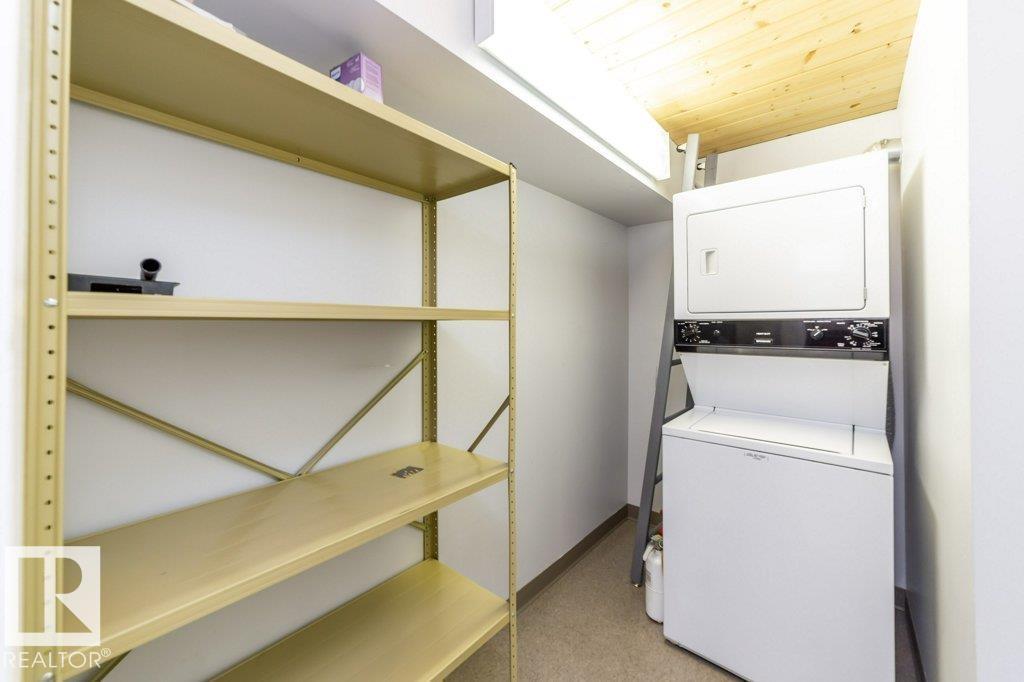 #208 10009 102 AV NW, Edmonton