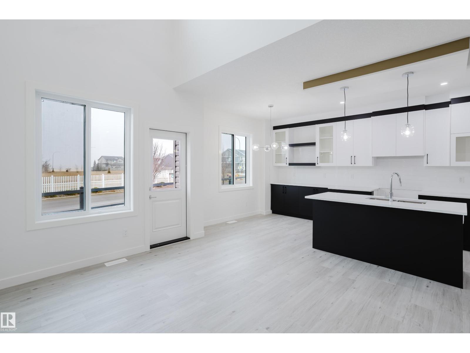 124 Mitchell BN, Leduc