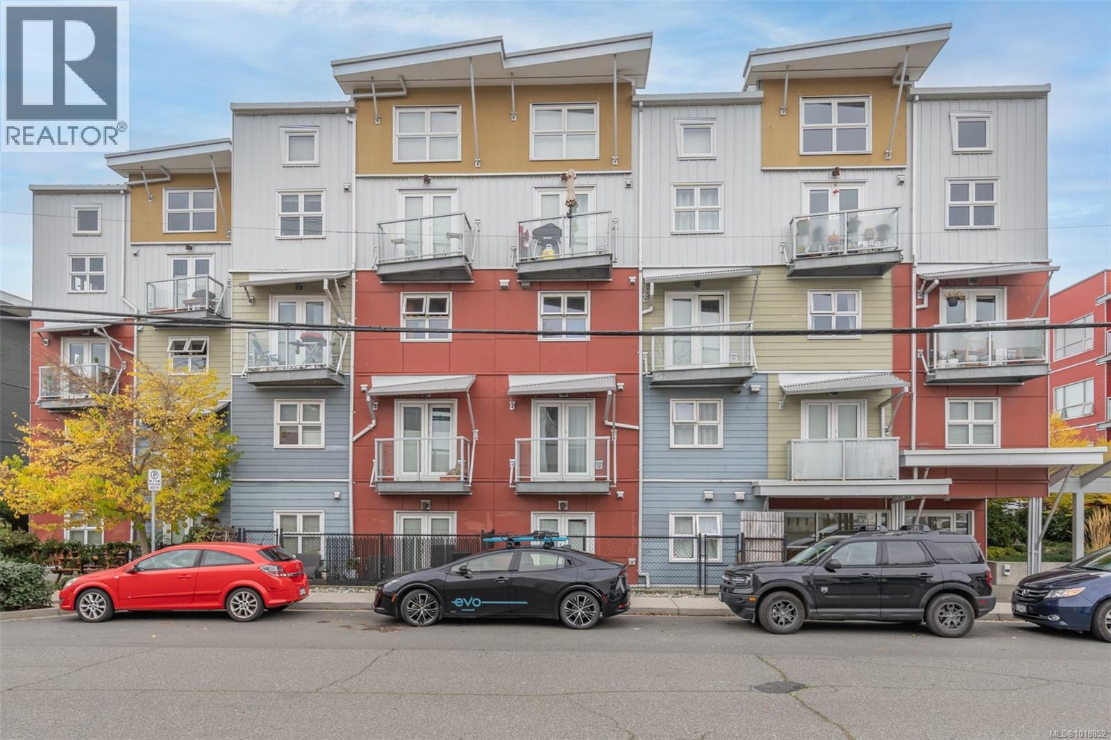 405 787 Tyee Road, Victoria