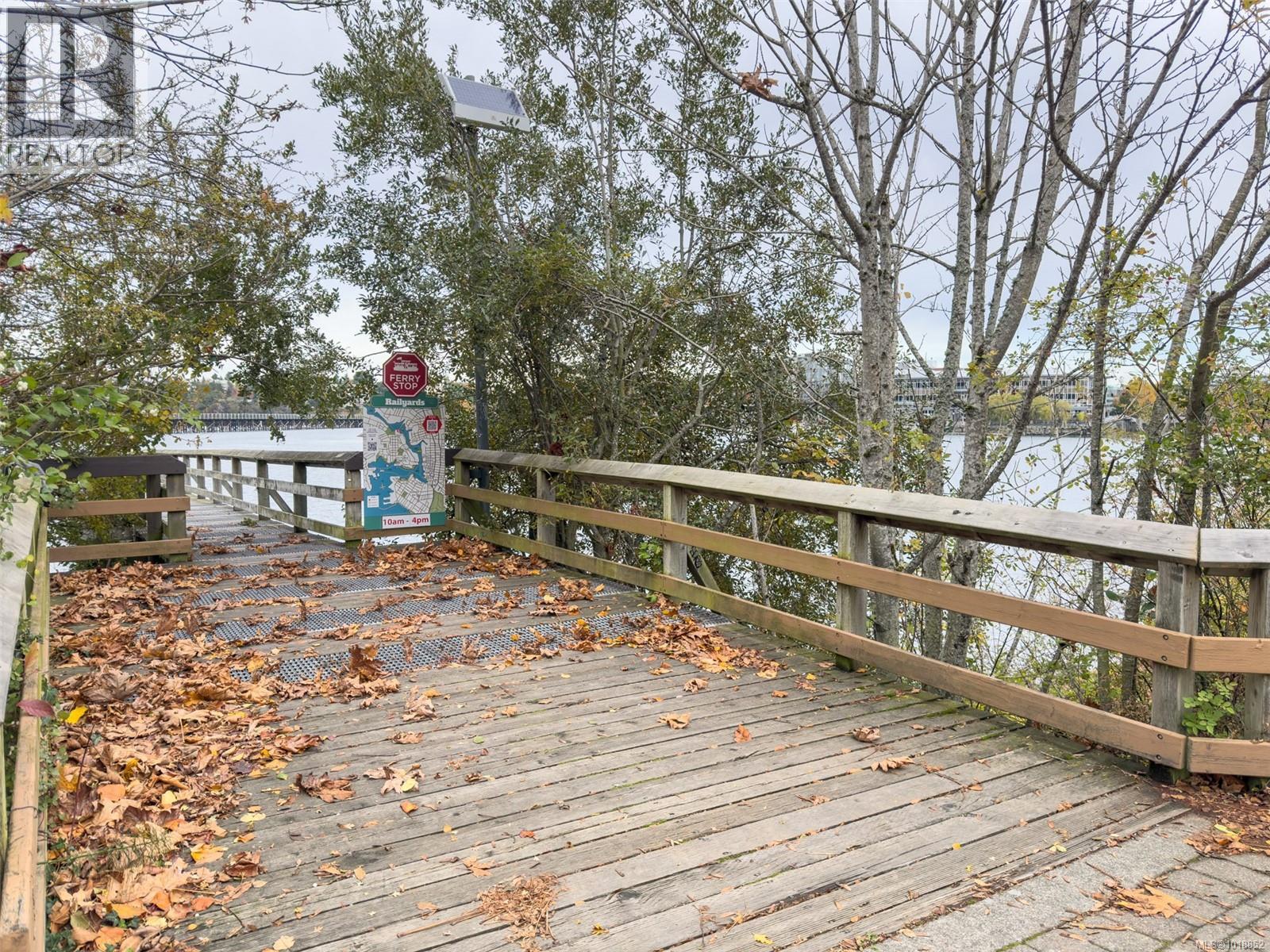 405 787 Tyee Road, Victoria