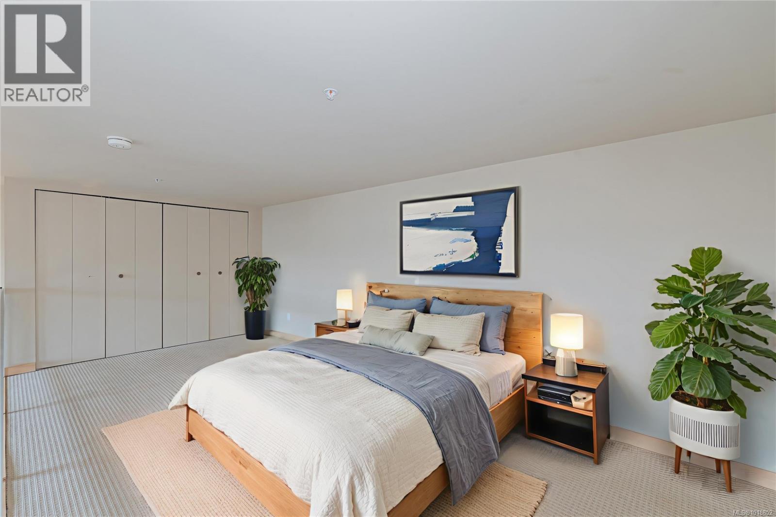 405 787 Tyee Road, Victoria