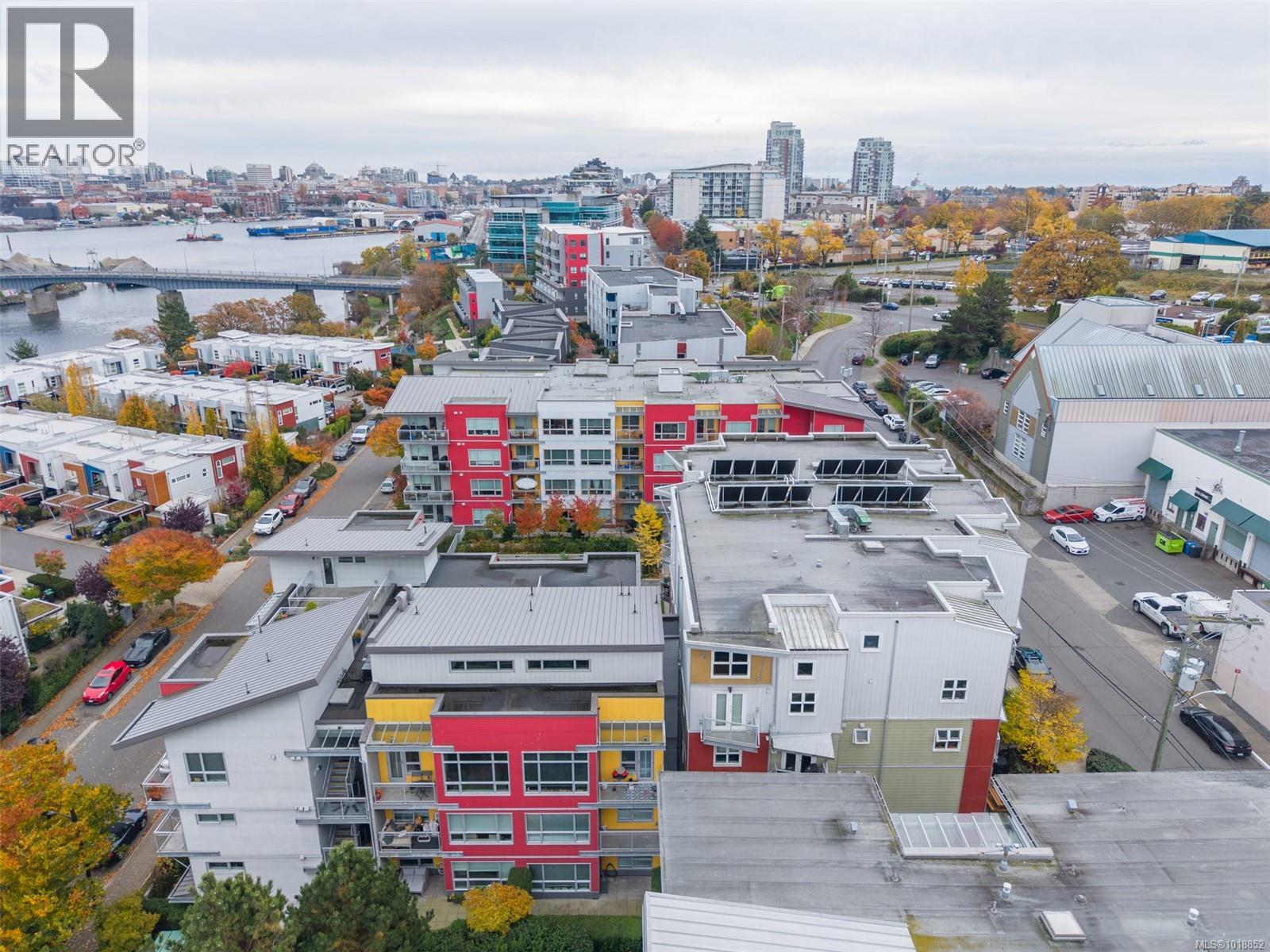 405 787 Tyee Road, Victoria