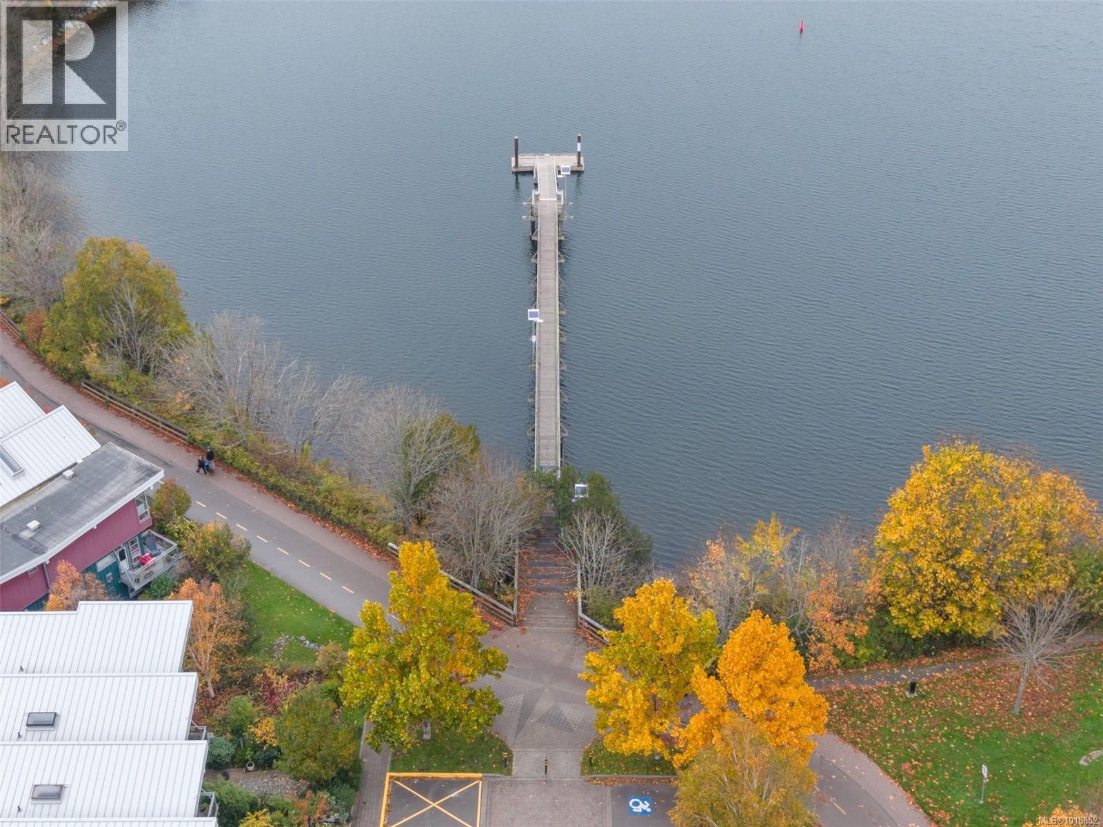 405 787 Tyee Road, Victoria