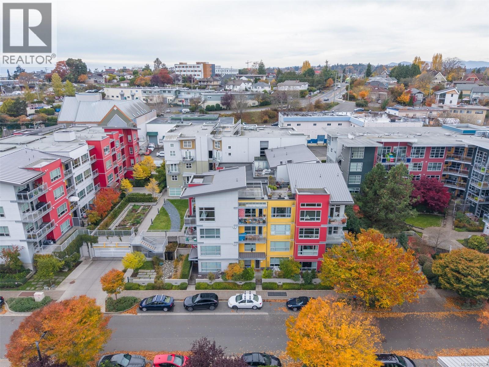 405 787 Tyee Road, Victoria