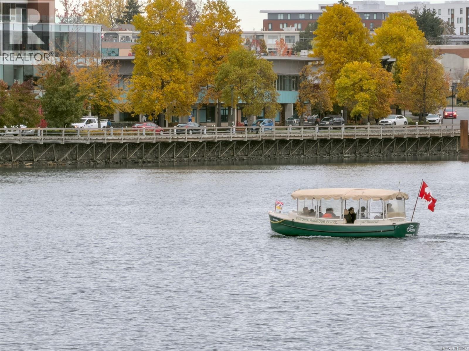 405 787 Tyee Road, Victoria