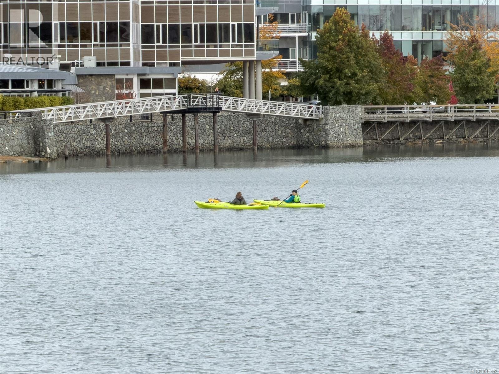 405 787 Tyee Road, Victoria