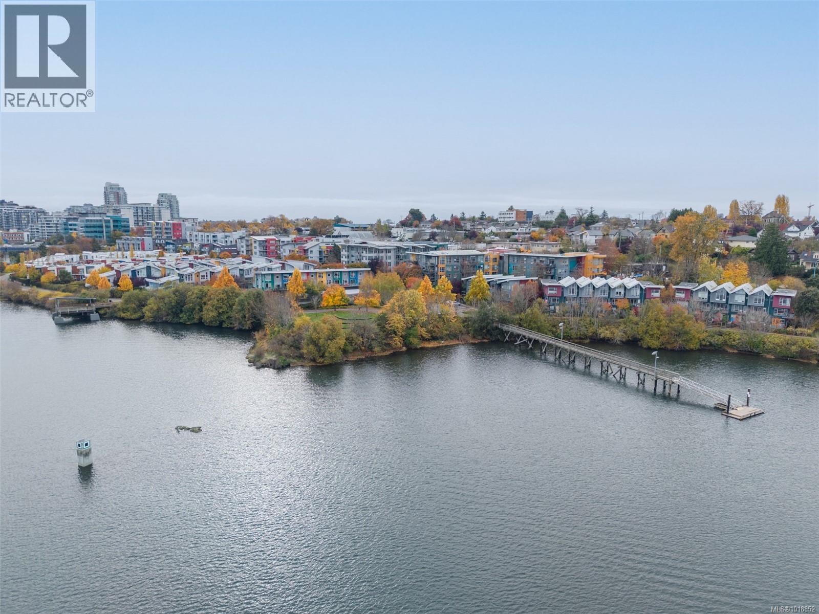 405 787 Tyee Road, Victoria