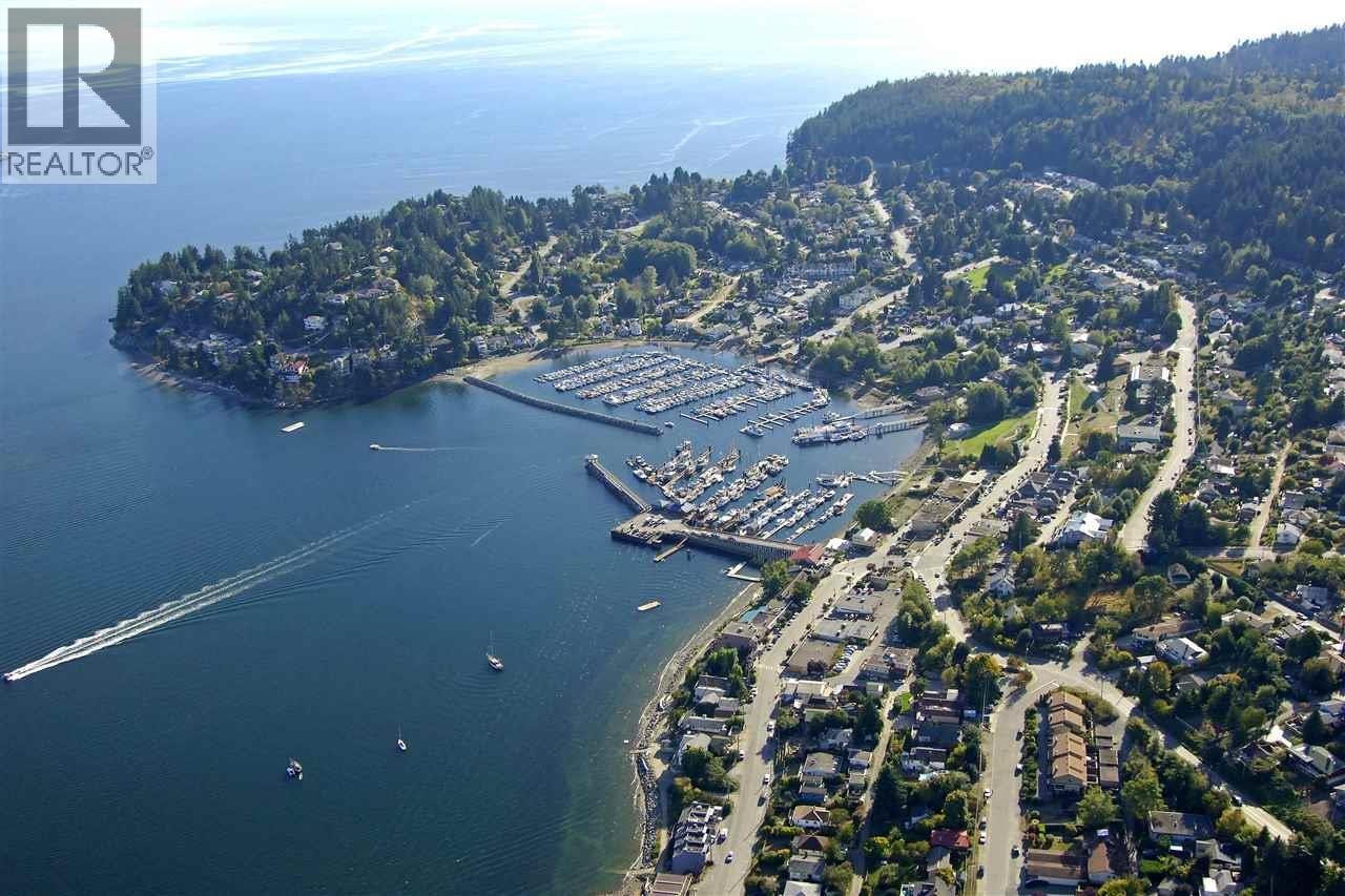 3 811 NORTH ROAD, Gibsons