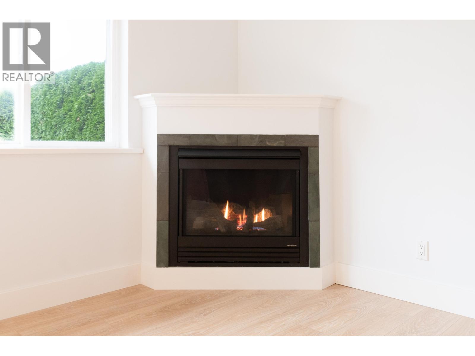 3 811 NORTH ROAD, Gibsons