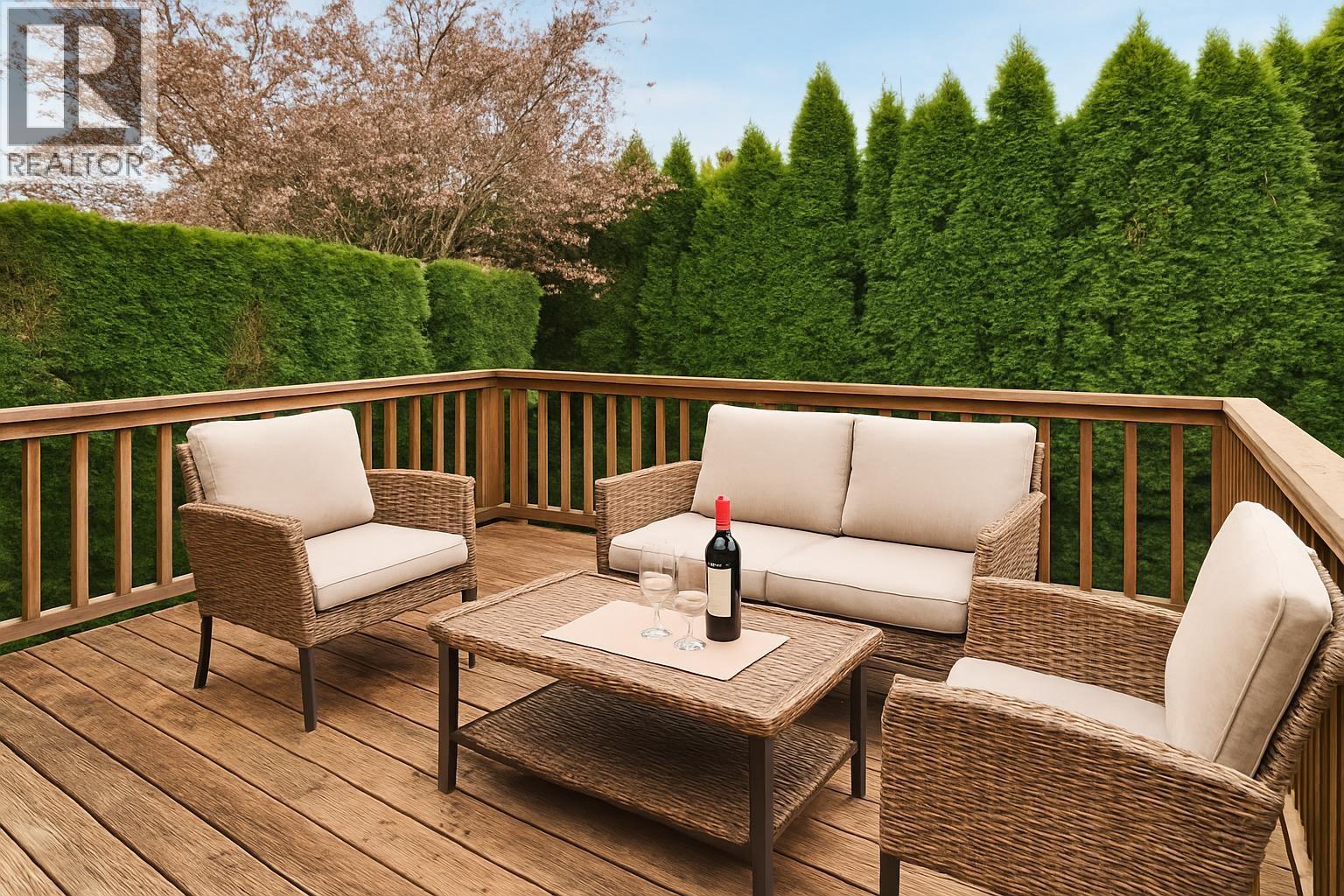 3 811 NORTH ROAD, Gibsons