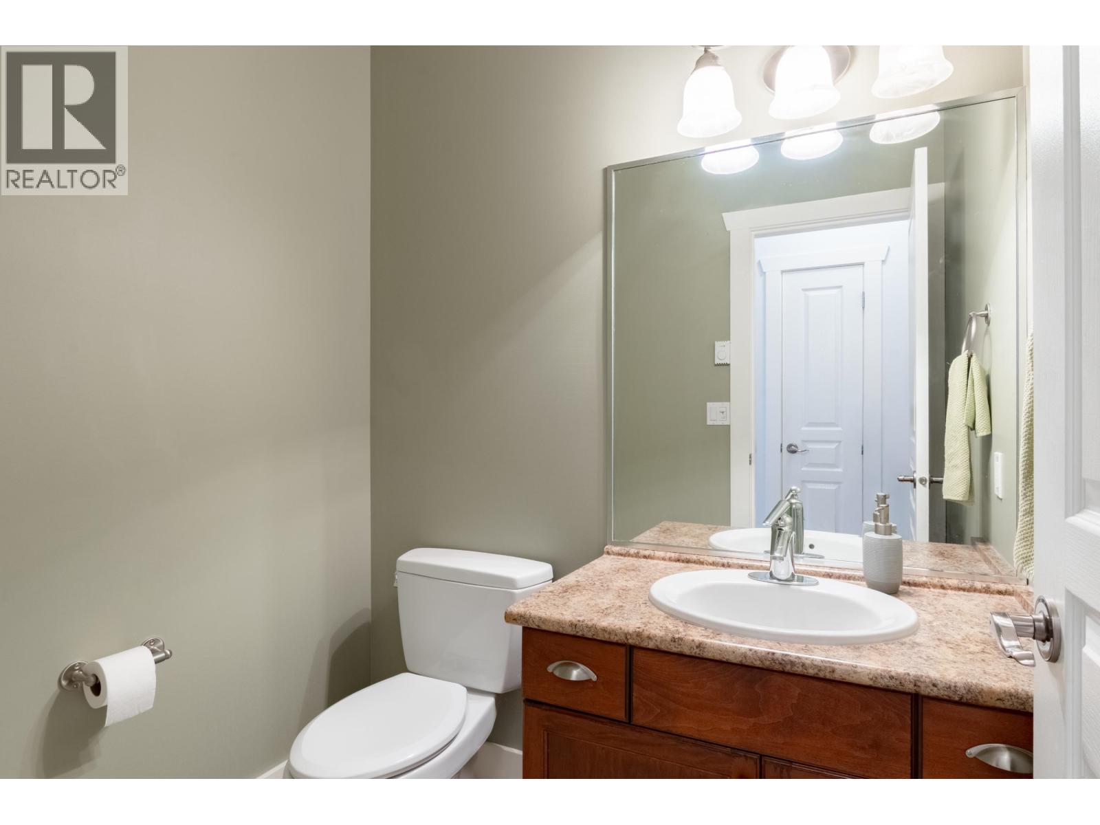 3 811 NORTH ROAD, Gibsons