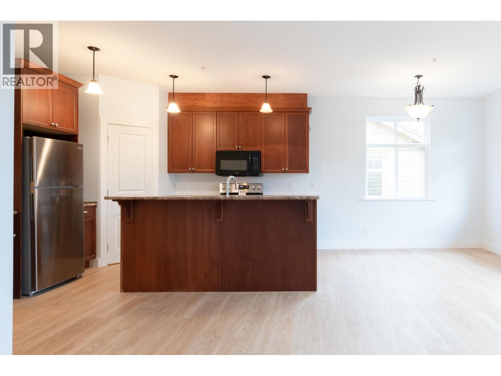 3 811 NORTH ROAD, Gibsons