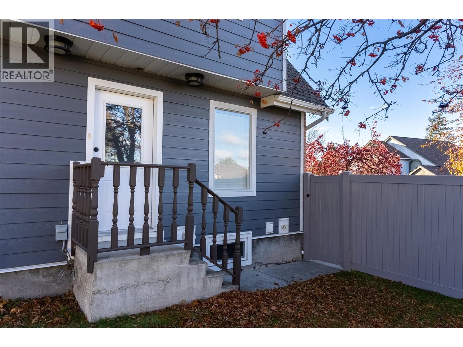 1915 GLEN GARY DRIVE - 40