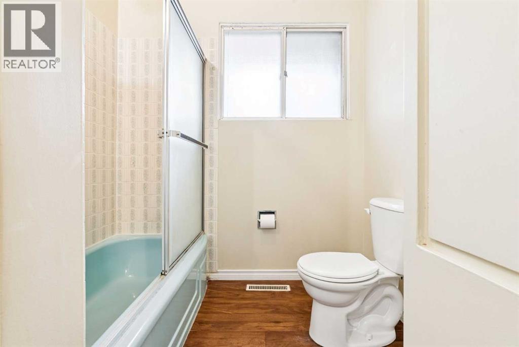 Single Family House Bungalow for Sale in  Bearspaw Drive NW Brentwood Calgary 