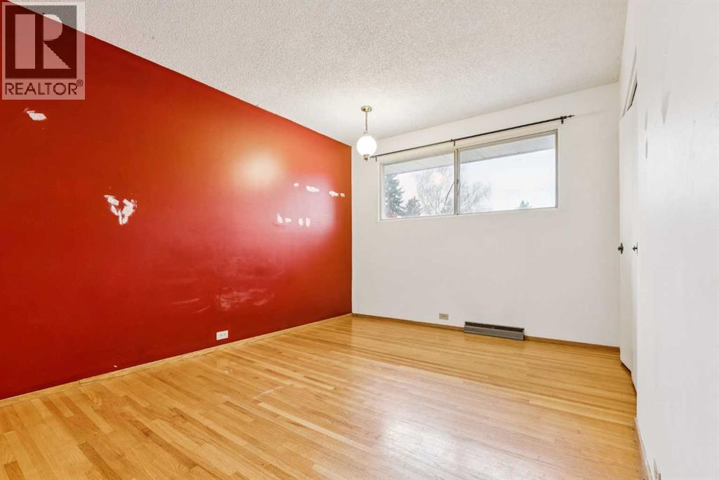 Single Family House Bungalow for Sale in  Bearspaw Drive NW Brentwood Calgary 