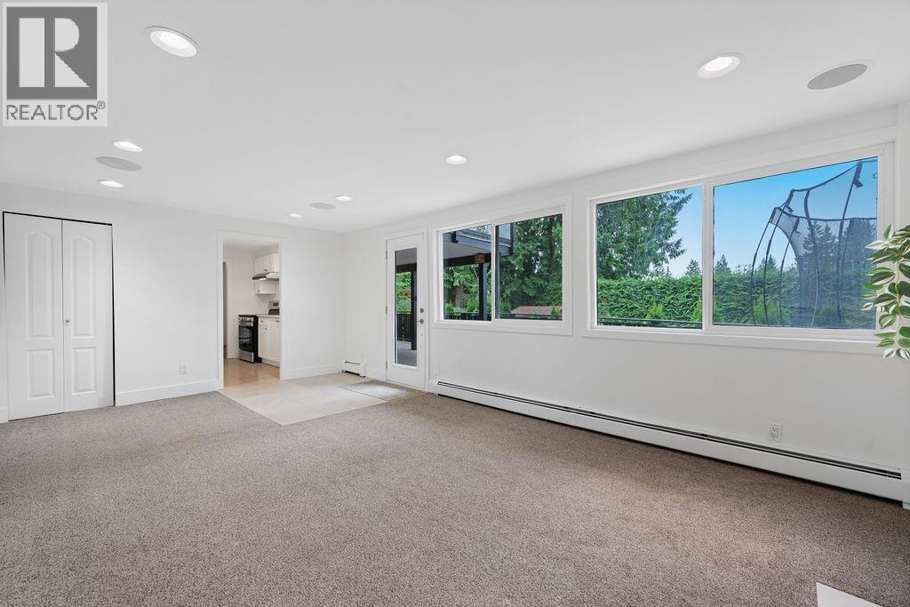 727 CRYSTAL COURT, North Vancouver