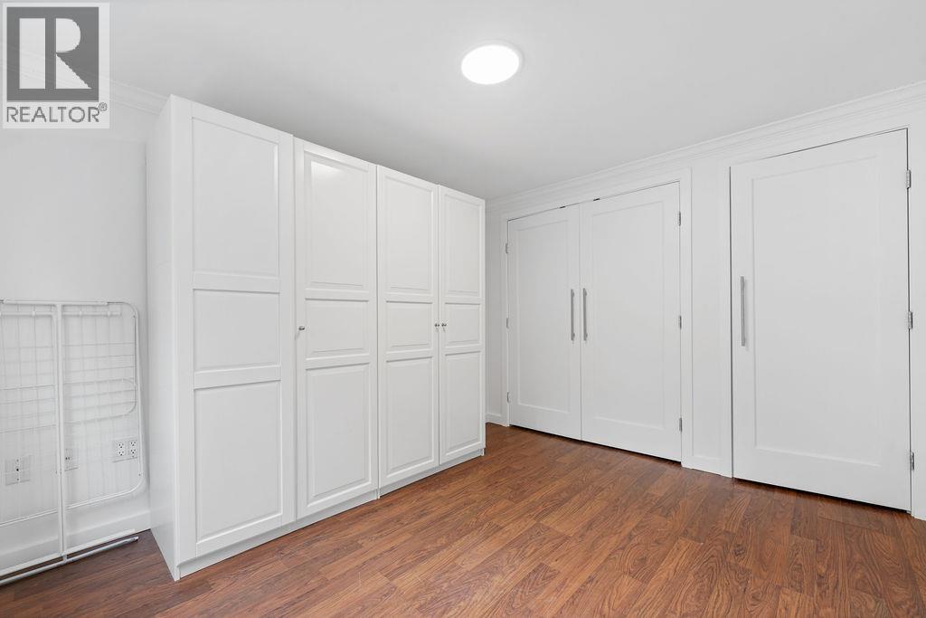 727 CRYSTAL COURT, North Vancouver