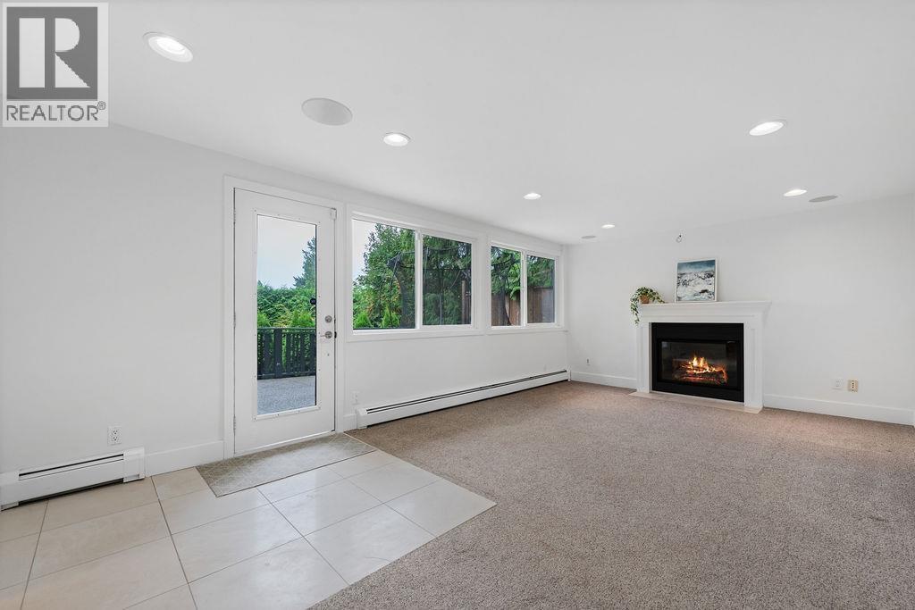 727 CRYSTAL COURT, North Vancouver