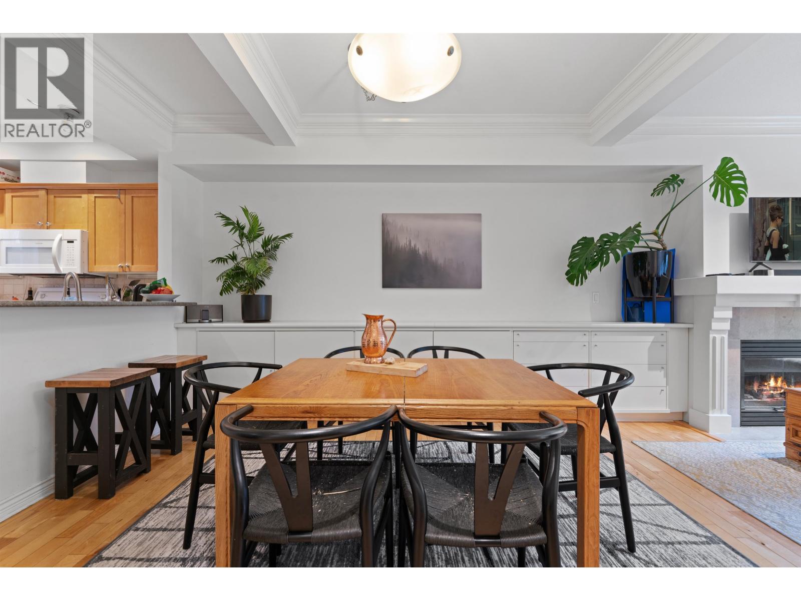 6 2688 MOUNTAIN HIGHWAY, North Vancouver