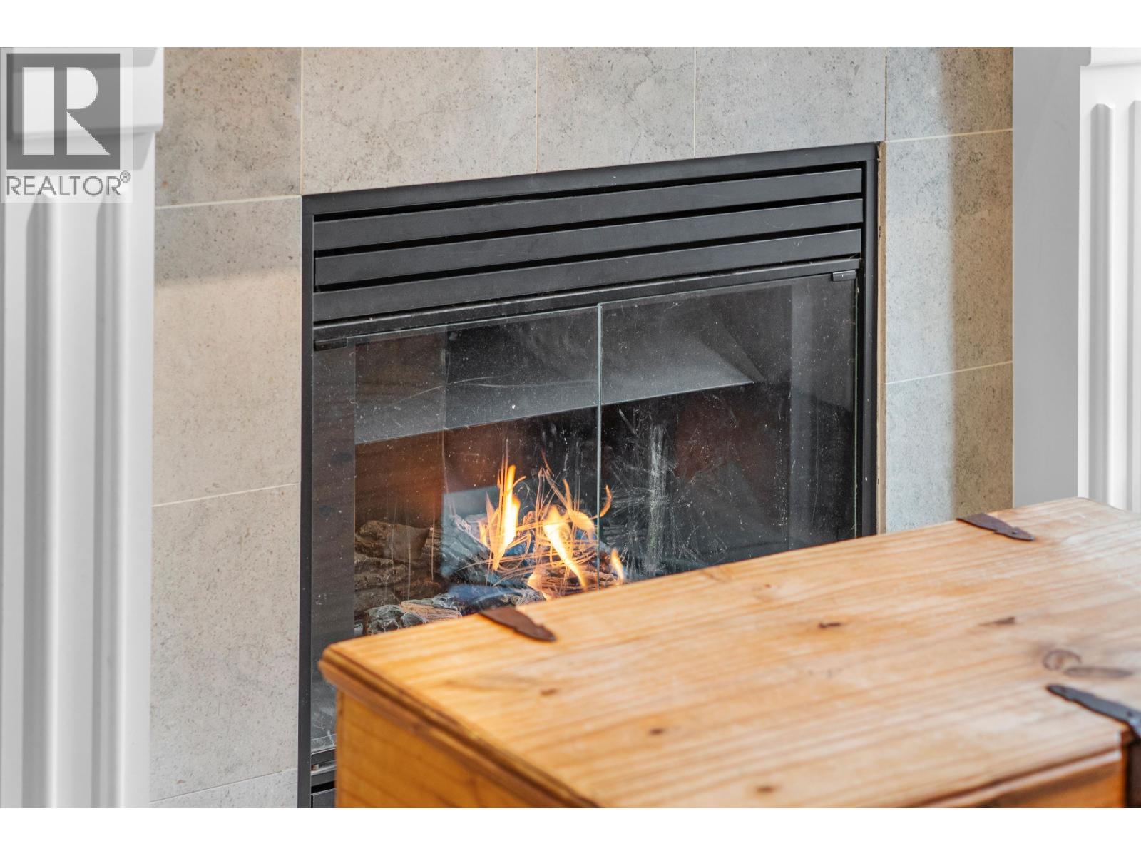 6 2688 MOUNTAIN HIGHWAY, North Vancouver