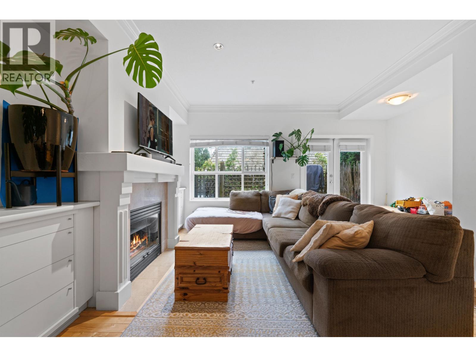 6 2688 MOUNTAIN HIGHWAY, North Vancouver