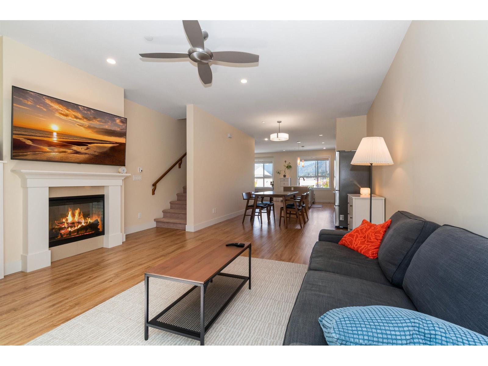 30 45615 TAMIHI WAY, Garrison Crossing, Chilliwack