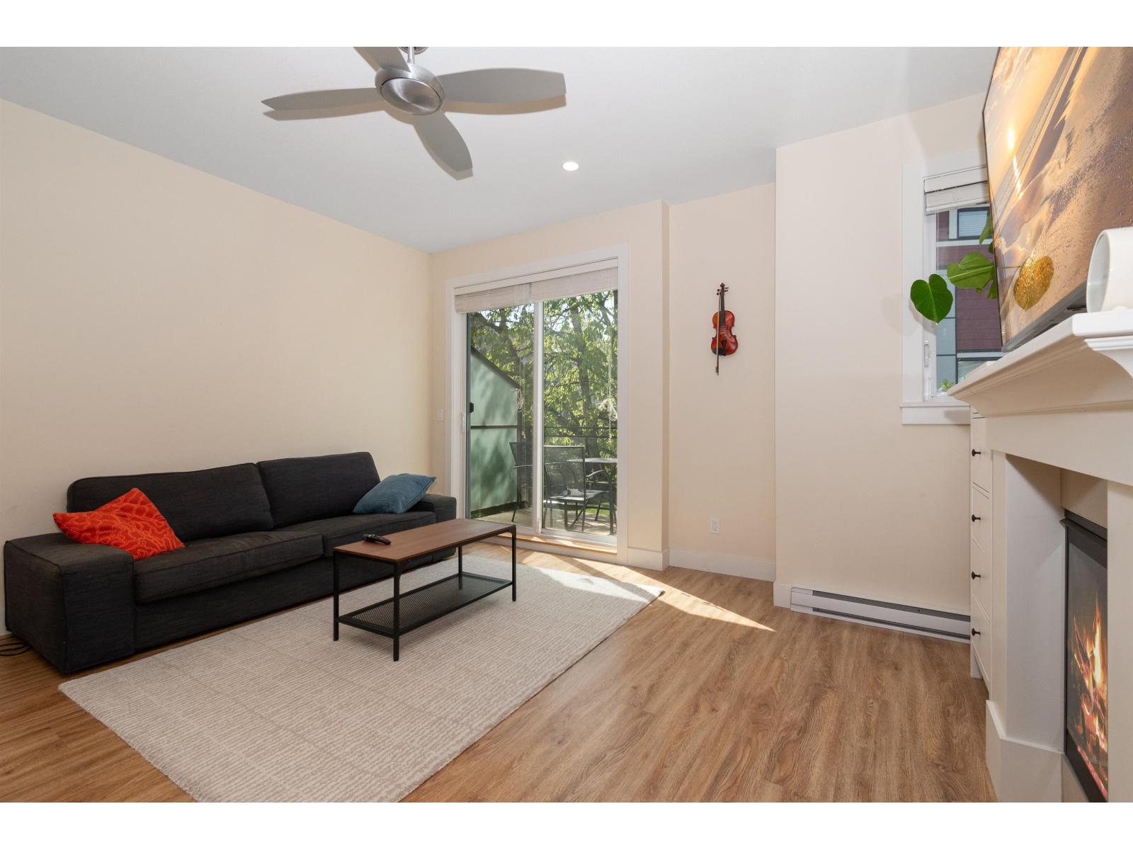 30 45615 TAMIHI WAY, Garrison Crossing, Chilliwack